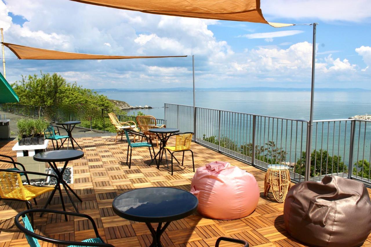 Sunset Art Beach Front Guest house *